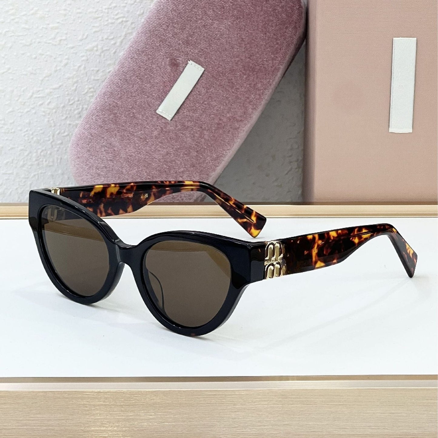 Mijia's New Cross-border Personalized Cat's Eye Fashion Sunglasses High-quality Slim Sunglasses Women's UV Protection SMU01V
