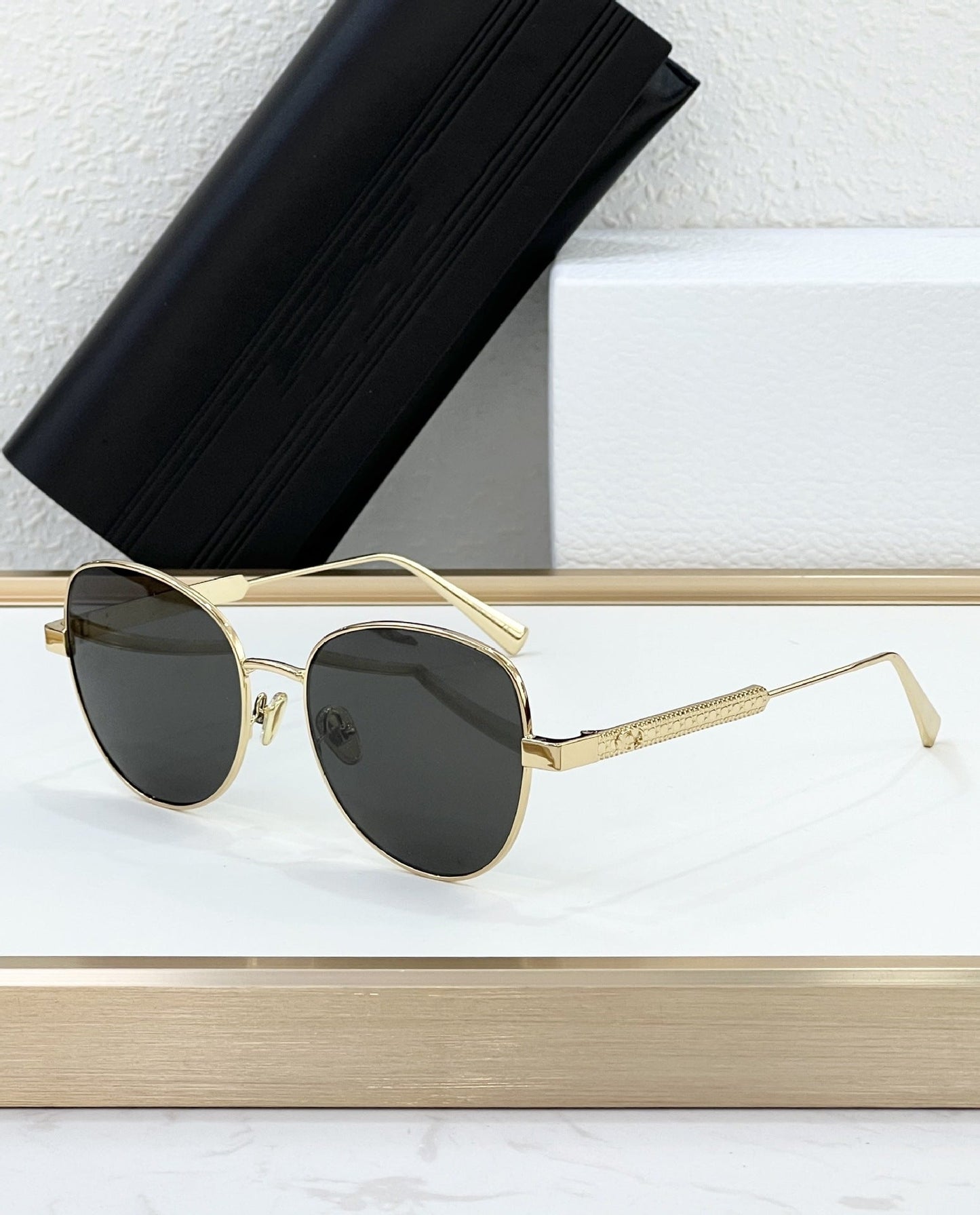 2025 New D Home Men and Women with High Definition Sunglasses Outdoor Fashion Sunshade Trend Sunglasses UV Protection B1F