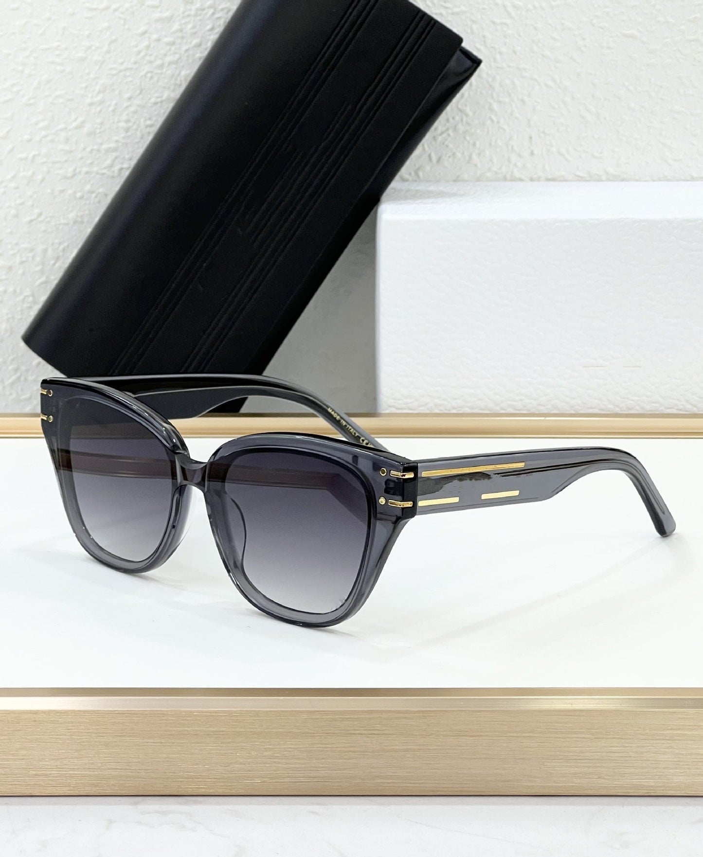 2025 Cross-border D Home New Sunglasses Men and Women Same Style Elegant Retro Fashion Square Outdoor Sunglasses High Sense