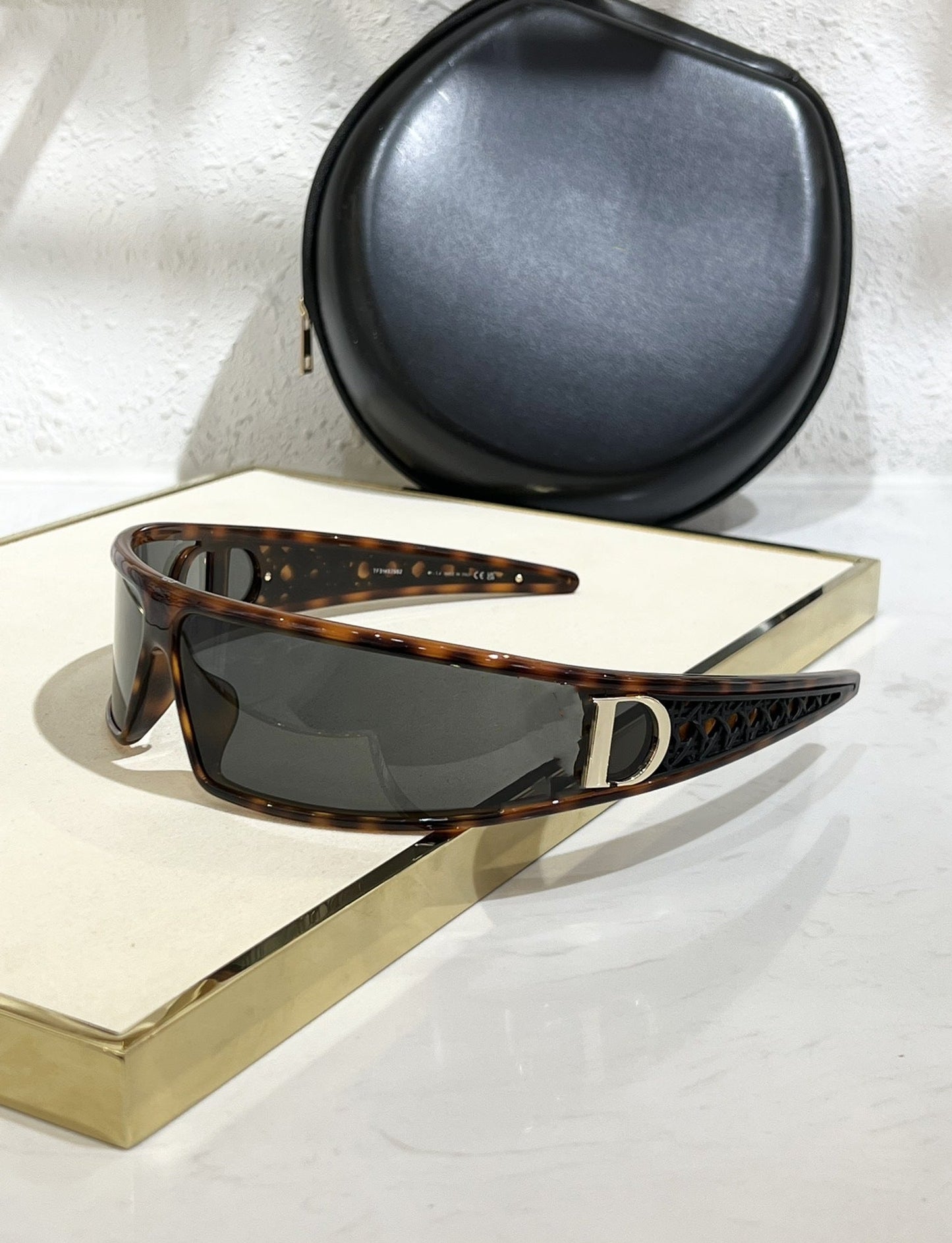 D Home One-piece One-piece Futuristic Headband Women's Sunglasses European and American Ins Style Fashion Trend Cross-border Sunglasses M1U