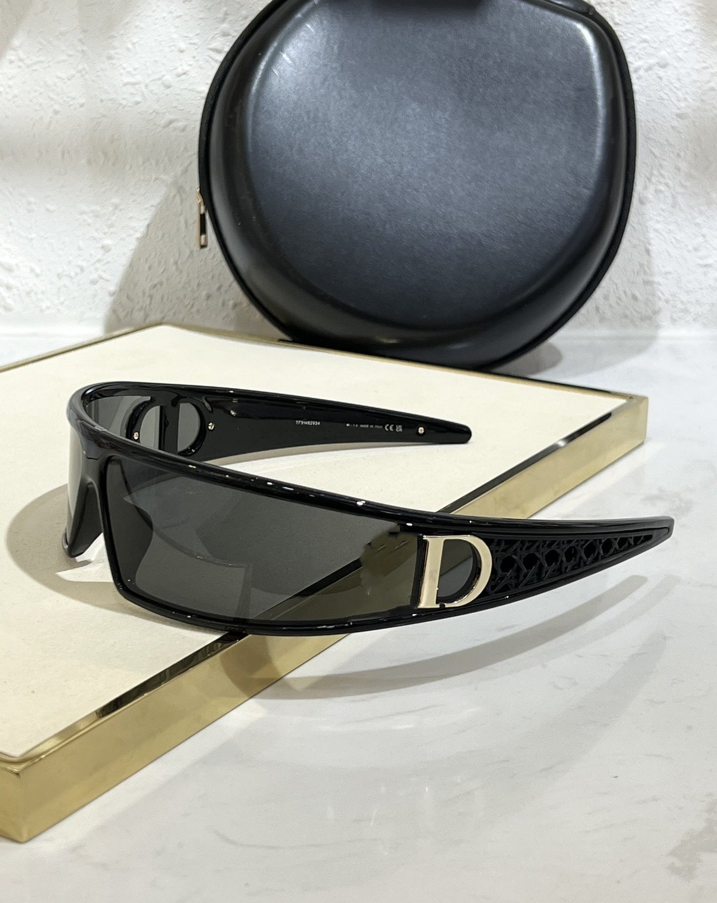 D Home One-piece One-piece Futuristic Headband Women's Sunglasses European and American Ins Style Fashion Trend Cross-border Sunglasses M1U