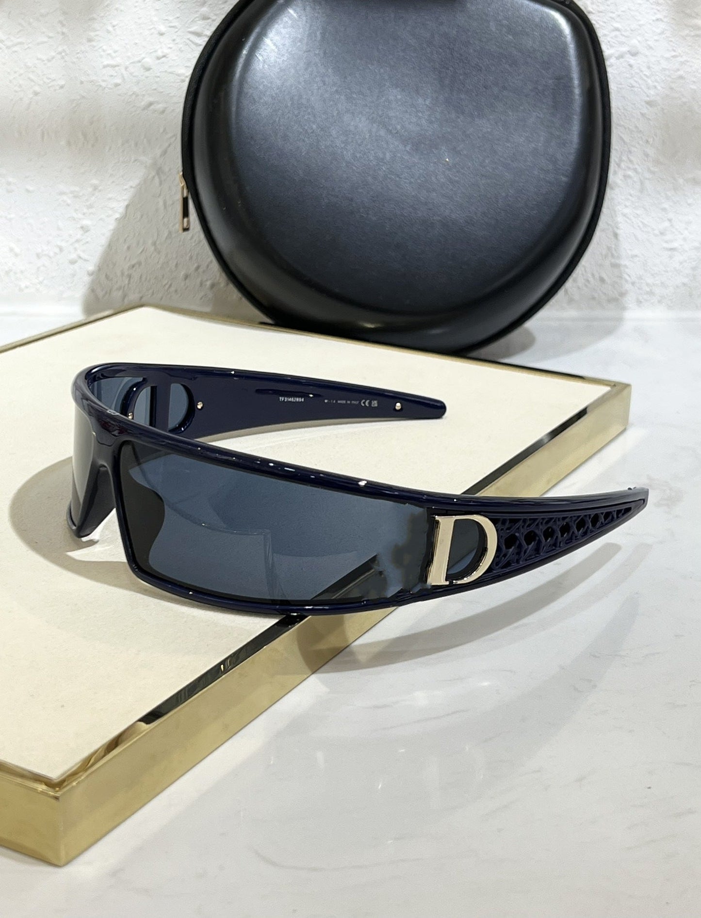 D Home One-piece One-piece Futuristic Headband Women's Sunglasses European and American Ins Style Fashion Trend Cross-border Sunglasses M1U