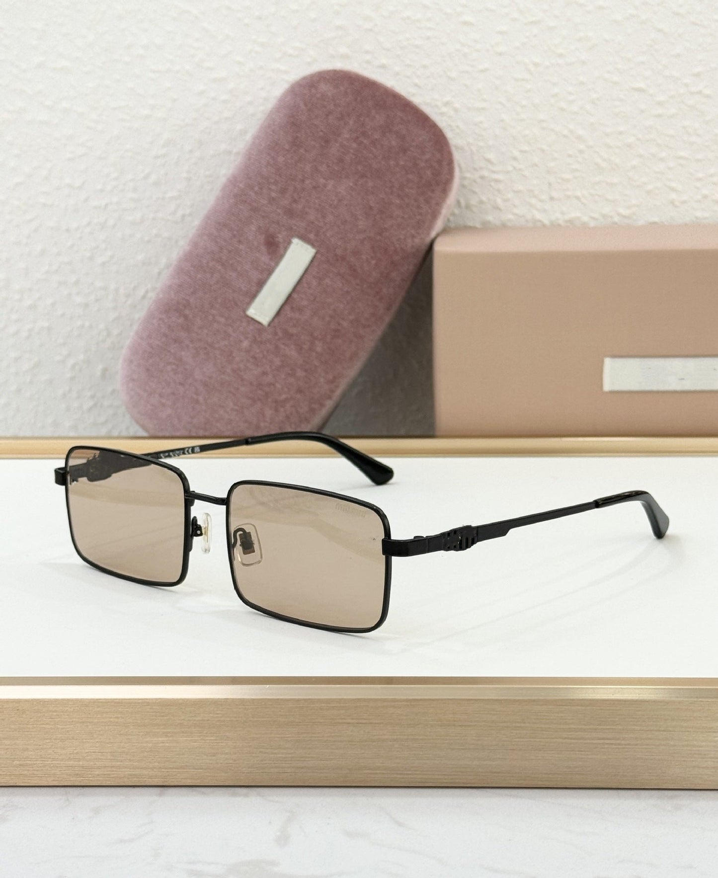 2025 New Product Home Sunglasses Women's High Sense Xiaohongshu INS Internet Celebrity Same Frame Metal Fashion Sunglasses