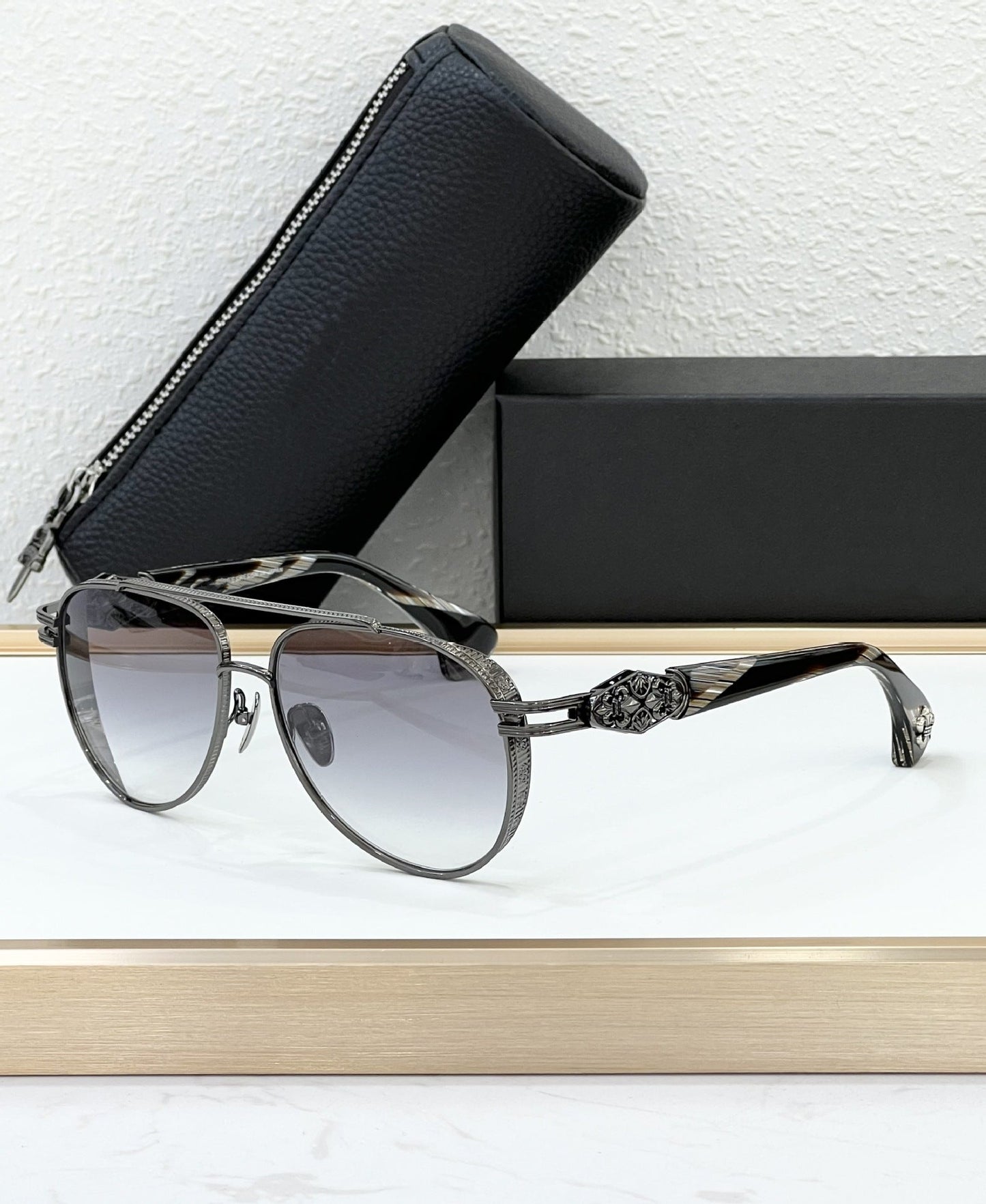 Croix Cross-border High-end Titanium Version Metal Box Luxury Sunglasses Party Street Shooting Cool Sunglasses CH8308