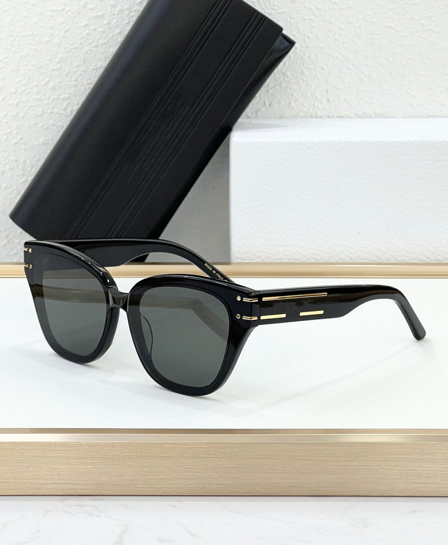 2025 Cross-border D Home New Sunglasses Men and Women Same Style Elegant Retro Fashion Square Outdoor Sunglasses High Sense