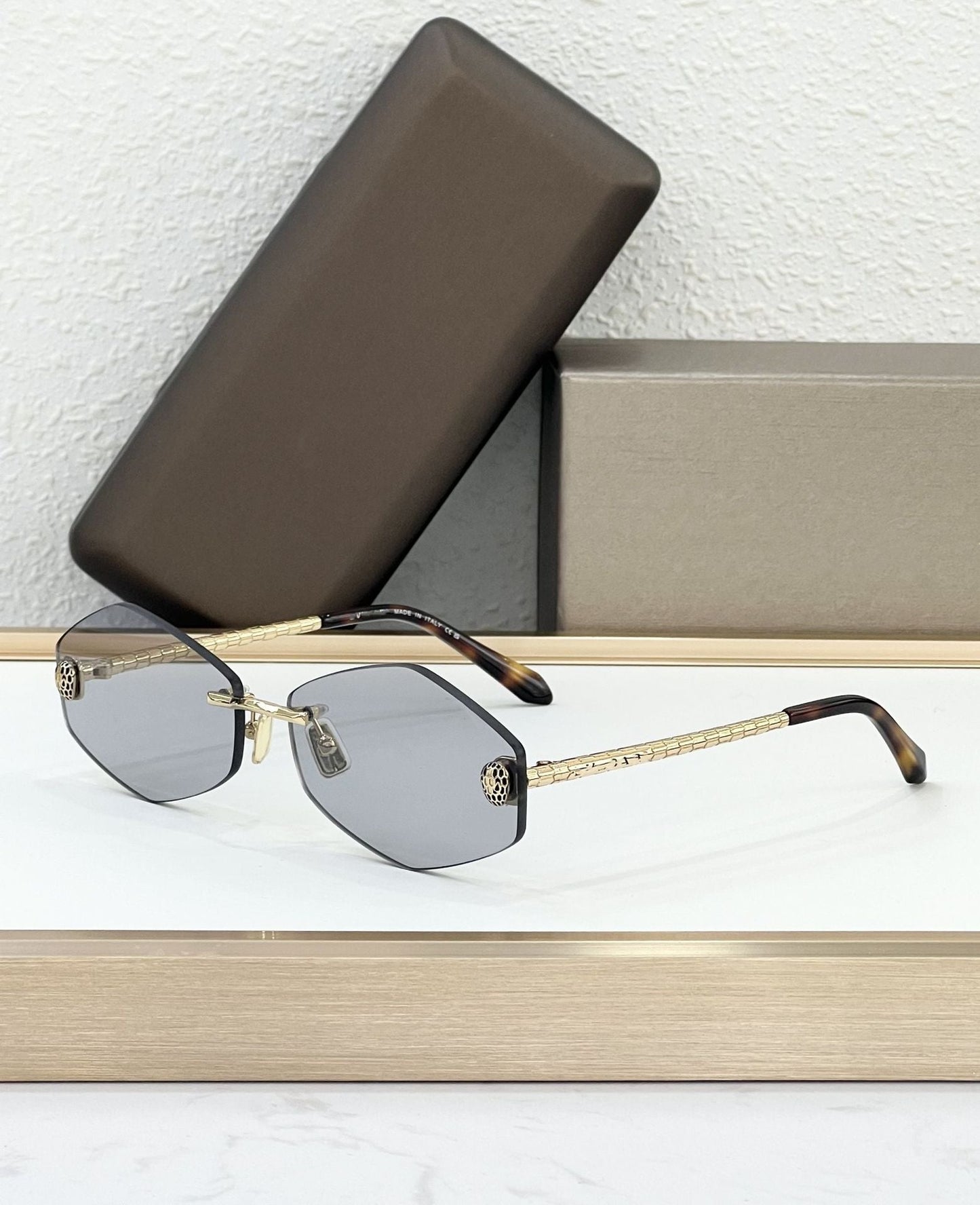 Cross-border Fashion Light Luxury Metal Snake Frameless Polygon B Home Vacation Trendy Men and Women Sunglasses Outdoor BV500156U