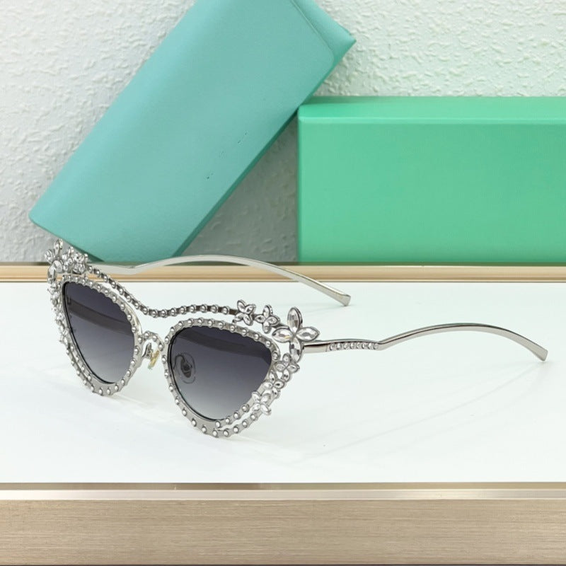 Cross-border European and American Heavy Industry Luxury Diamond-encrusted Sunglasses Women's Glasses Trendy Fashion Personalized Cat Eye Sunglasses UV Protection