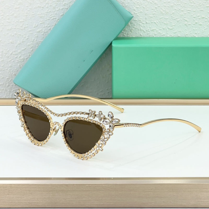 Cross-border European and American Heavy Industry Luxury Diamond-encrusted Sunglasses Women's Glasses Trendy Fashion Personalized Cat Eye Sunglasses UV Protection