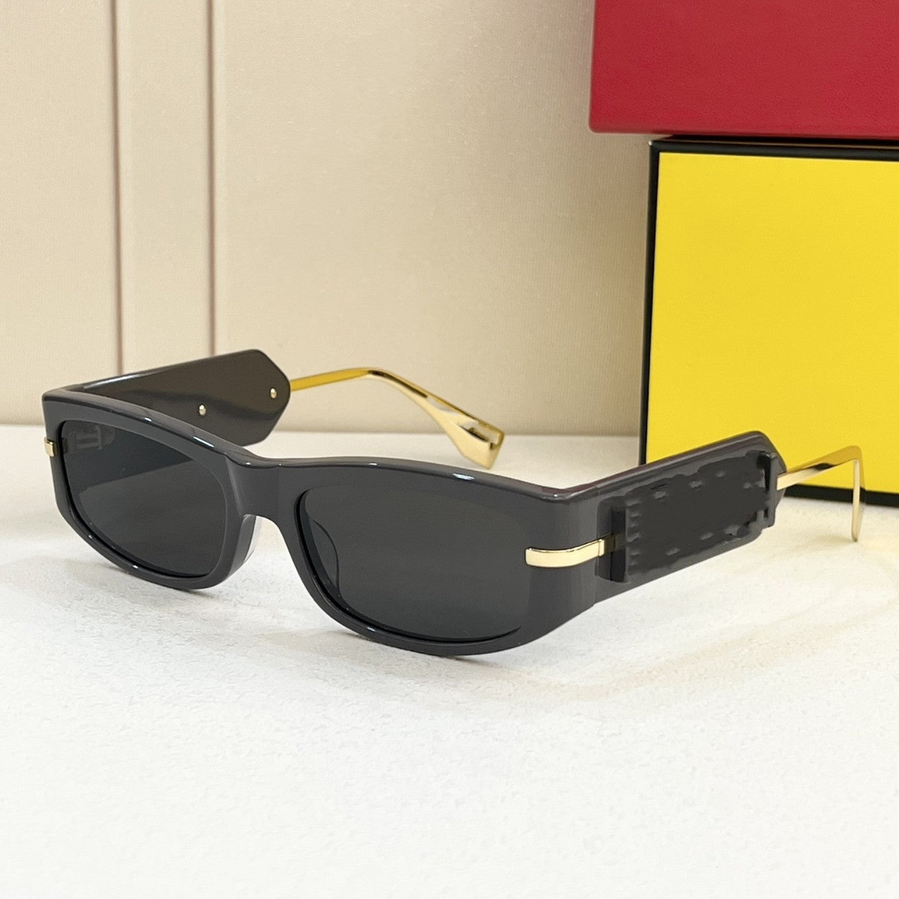 F New Sunglasses Female Big-name European and American Style Fashion Versatile Travel Sunglasses Advanced Sense FE40120I