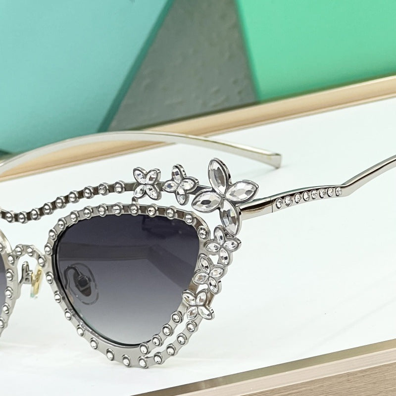 Cross-border European and American Heavy Industry Luxury Diamond-encrusted Sunglasses Women's Glasses Trendy Fashion Personalized Cat Eye Sunglasses UV Protection