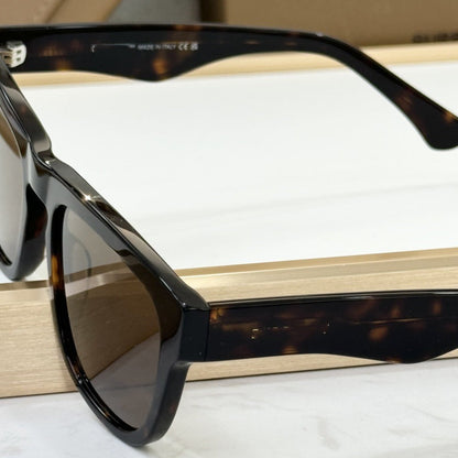 Cross-border Exclusive Supply of European and American Style Ins Personalized Sunglasses Women's High-end Plate Fashion Sunglasses Trendy Men UV Protection