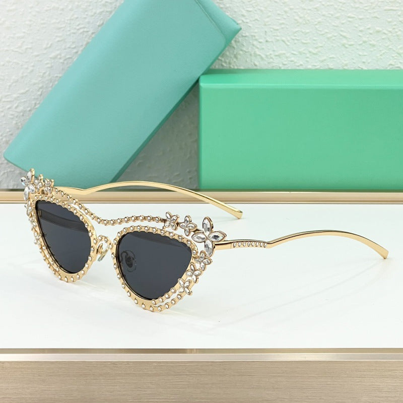 Cross-border European and American Heavy Industry Luxury Diamond-encrusted Sunglasses Women's Glasses Trendy Fashion Personalized Cat Eye Sunglasses UV Protection